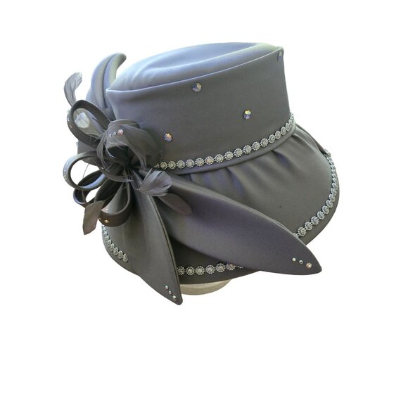Vintage Deborah Fashions Silver/Grey Brimstone Hat 13 inch with Bow and Feather